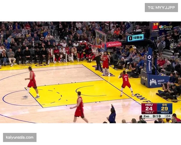 NBA赛场：贾巴里·史密斯生涯首战贡献25分，正负值+14助火箭告捷