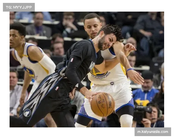 王东升防守踢倒韦斯利未吃牌 裁判漏判加剧尺度混乱